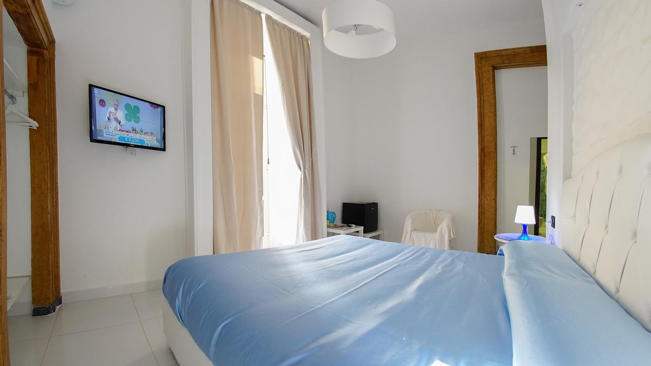 Beverello Suite Napels Buitenkant foto