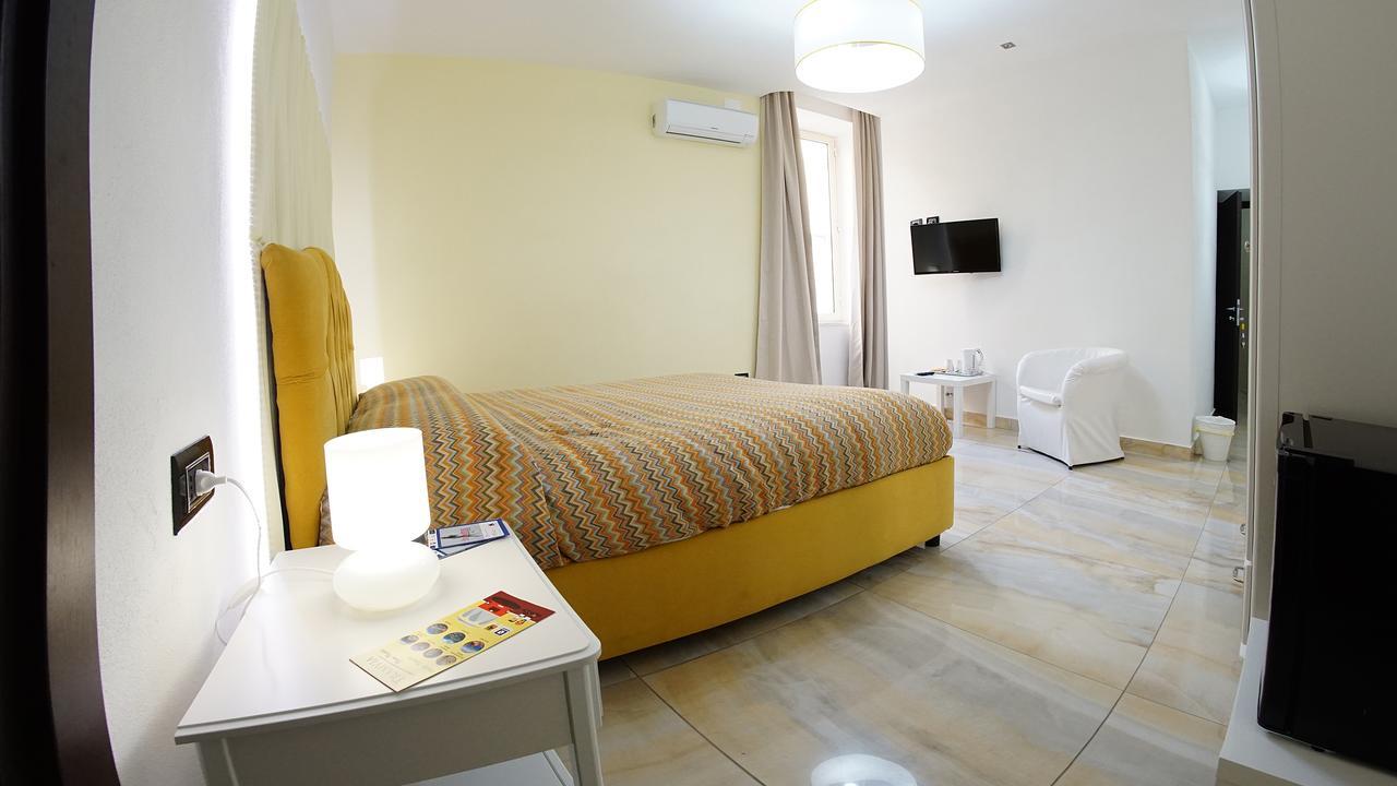 Beverello Suite Napels Buitenkant foto