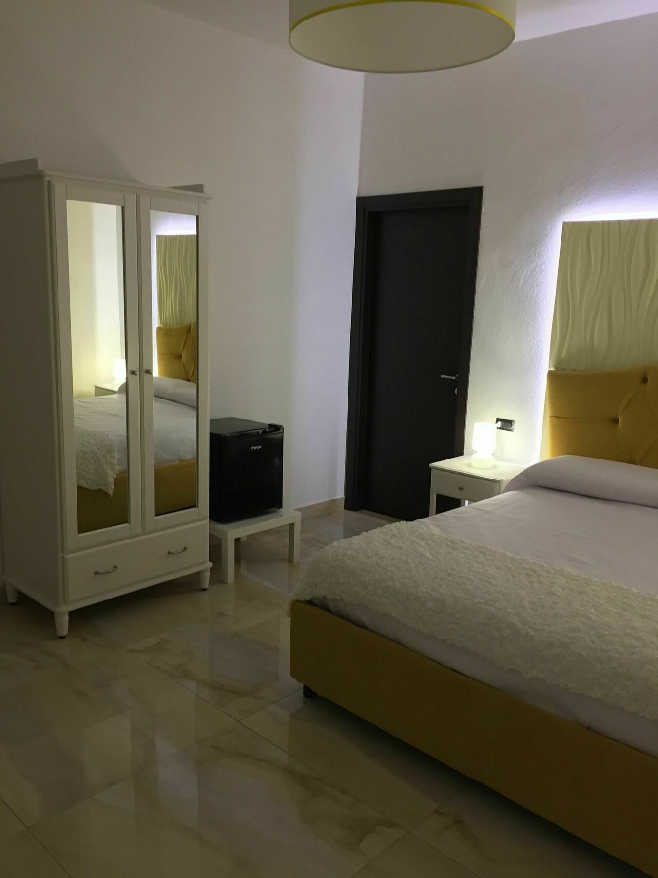 Beverello Suite Napels Buitenkant foto